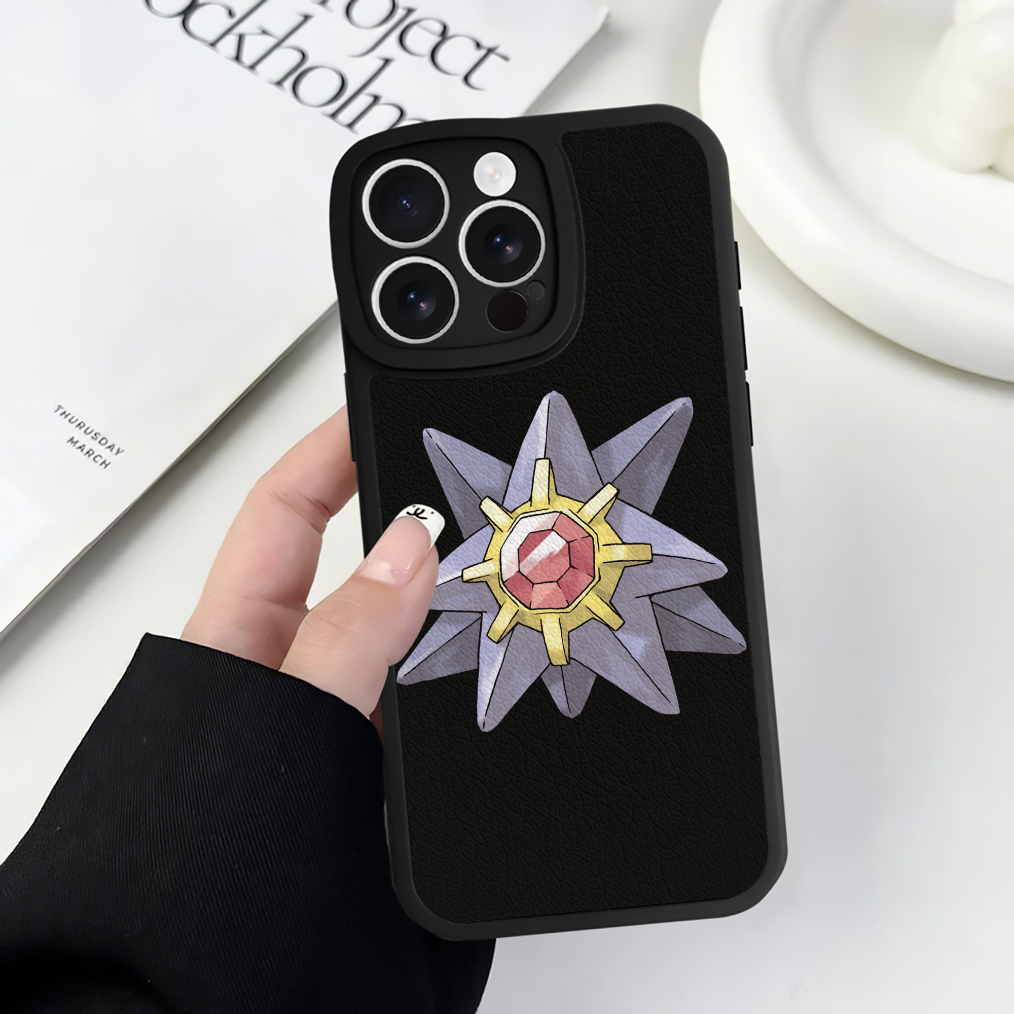 （画像用） ポケットモンスター Pokémon 【iPhone 16シリーズ対応】シリコンスマホケース（レザー調） 材質：シリコン